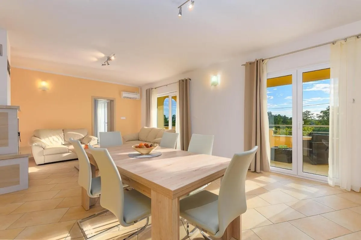 House Green Holiday By Istrialux Zeliski Villa
